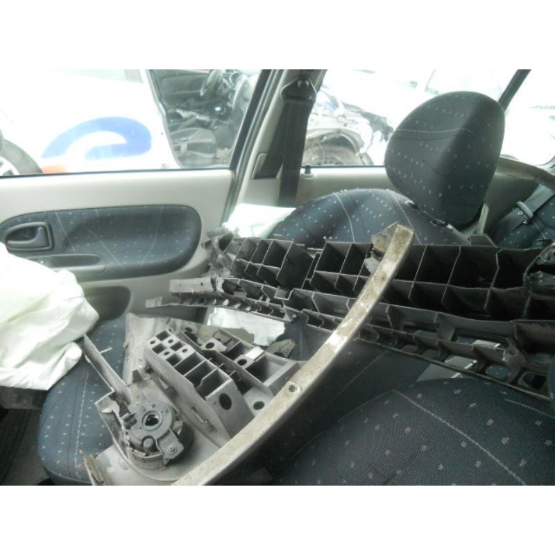 Poignee interieur arriere droit RENAULT CLIO 2 Photo n°8
