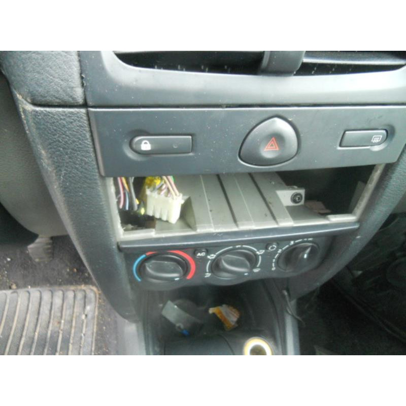 Poignee interieur arriere droit RENAULT CLIO 2 Photo n°10