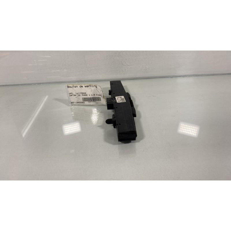 Bouton de warning OPEL ZAFIRA B Photo n°2