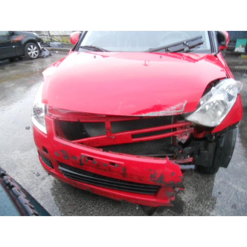 Malle/Hayon arriere SUZUKI SWIFT 3 Photo n°4