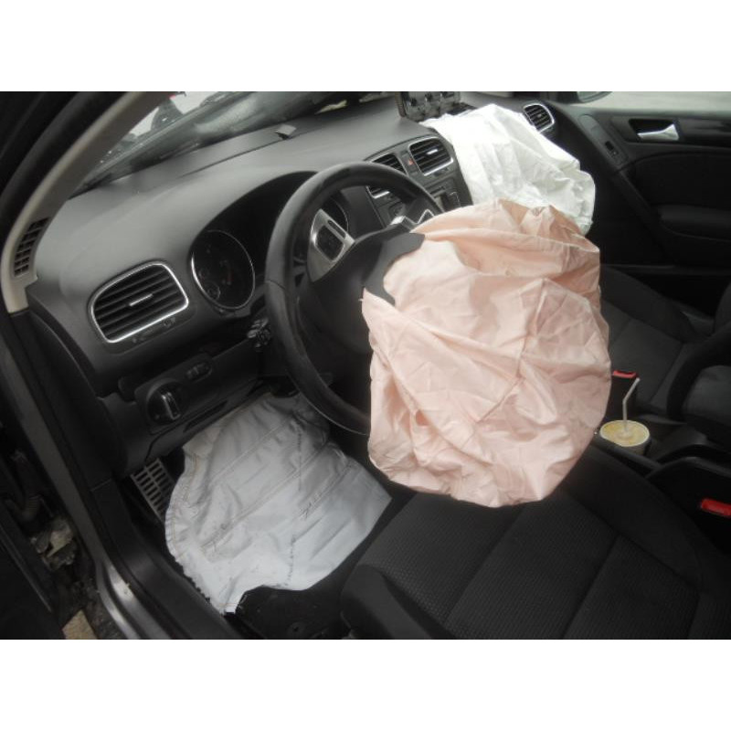Bouton de warning VOLKSWAGEN GOLF 6 Photo n°9