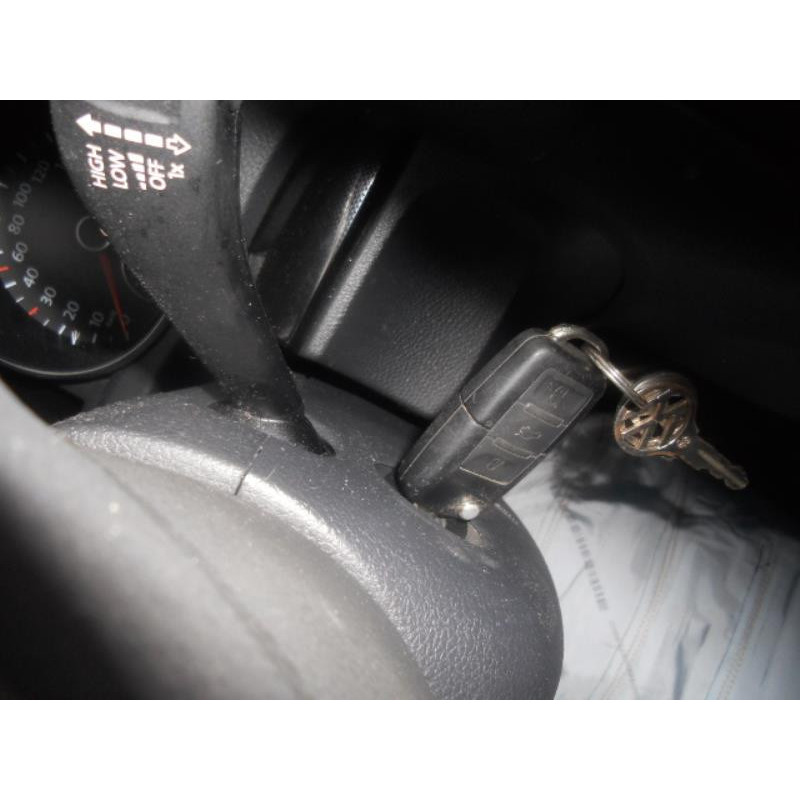 Bouton de warning VOLKSWAGEN GOLF 6 Photo n°11
