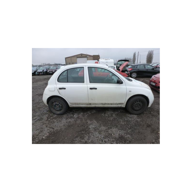 Feu arriere stop central NISSAN MICRA 3 Photo n°5