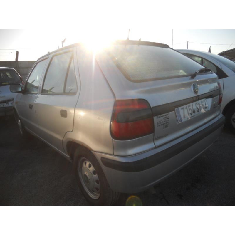 Vase de lave glace SKODA FELICIA Photo n°7