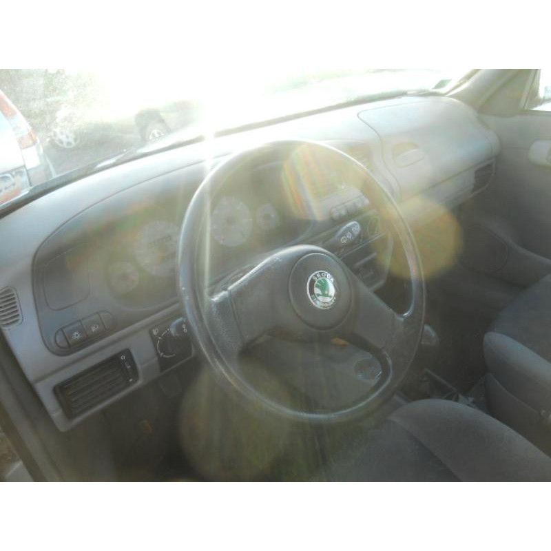Vase de lave glace SKODA FELICIA Photo n°8