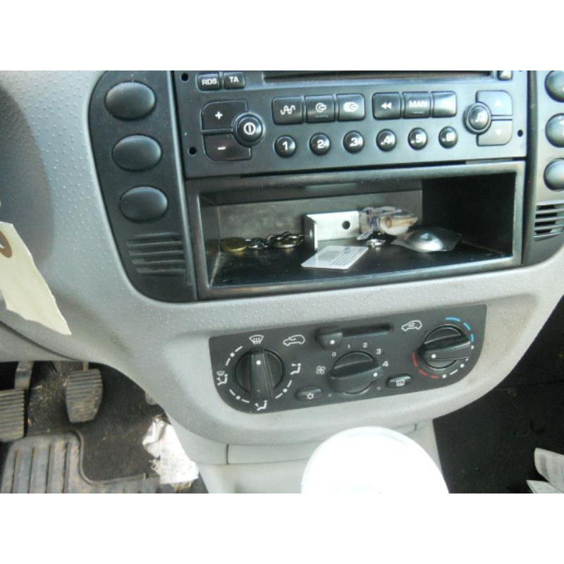 Eclairage de plafonnier CITROEN C3 PLURIEL Photo n°10