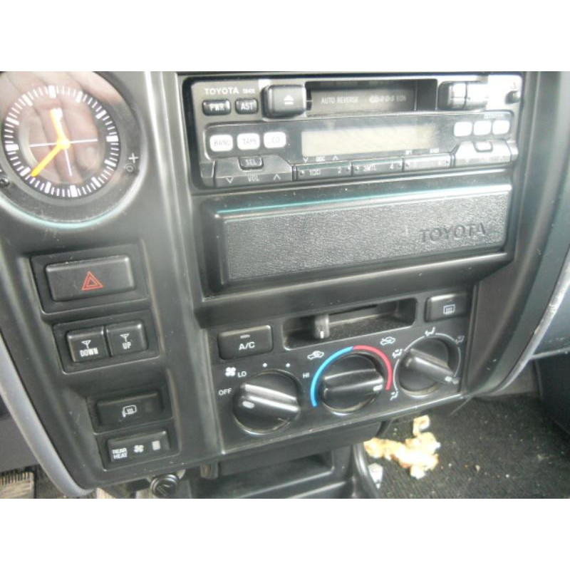 Porte avant droit TOYOTA LAND CRUISER 3 J90 Photo n°10