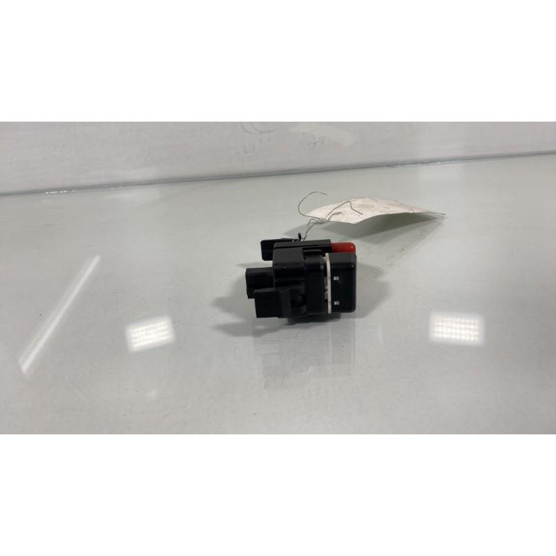 Bouton de warning MERCEDES CLASSE A 168 Photo n°2