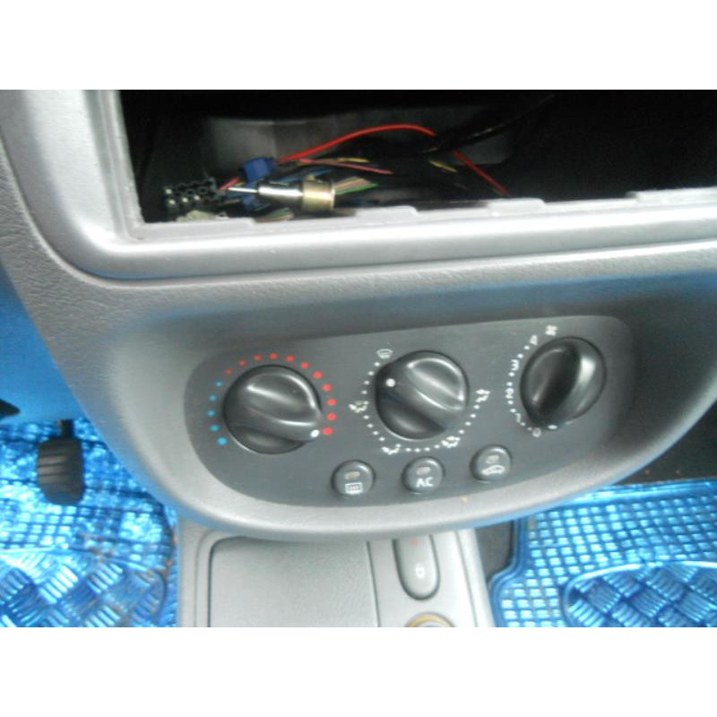 Poignee interieur arriere droit RENAULT CLIO 2 Photo n°9