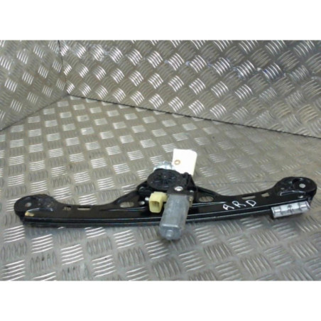 Leve vitre electrique arriere droit MERCEDES CLASSE C 203 Photo n°1