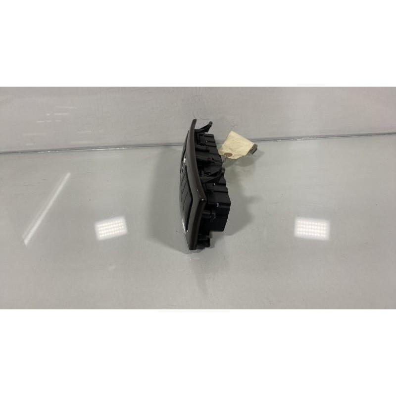 Bouton de warning MERCEDES CLASSE C 203 Photo n°3