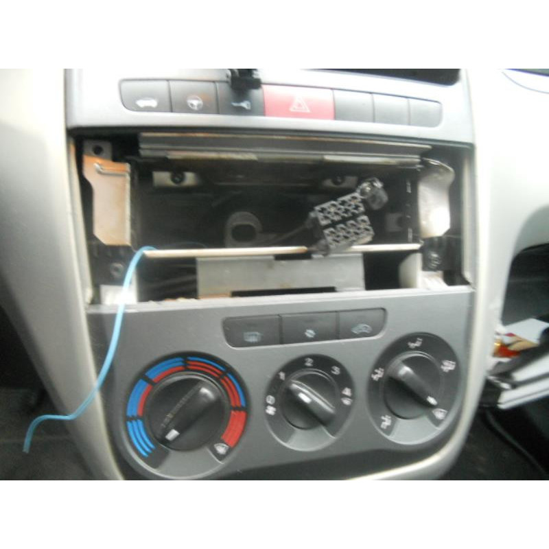 Bouton de warning FIAT GRANDE PUNTO Photo n°10