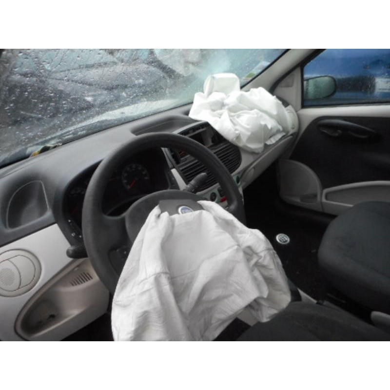 Feu arriere stop central FIAT PUNTO 2 Photo n°8