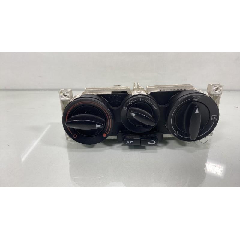 Commande chauffage SEAT TOLEDO 2 Photo n°1