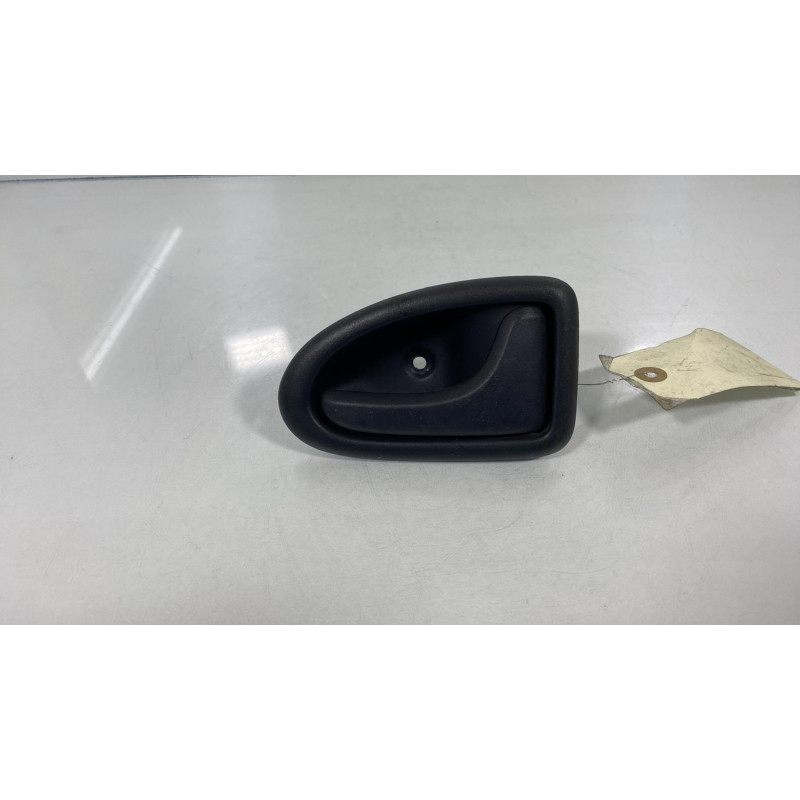 Poignee interieur arriere gauche RENAULT CLIO 2 Photo n°1