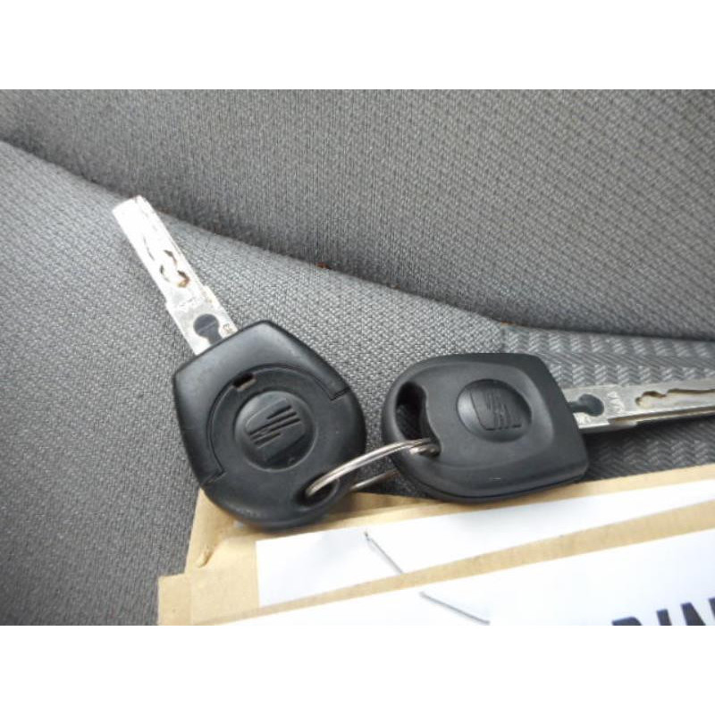 Retroviseur gauche SEAT CORDOBA 2 Photo n°13