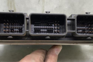 Calculateur moteur RENAULT SCENIC 2