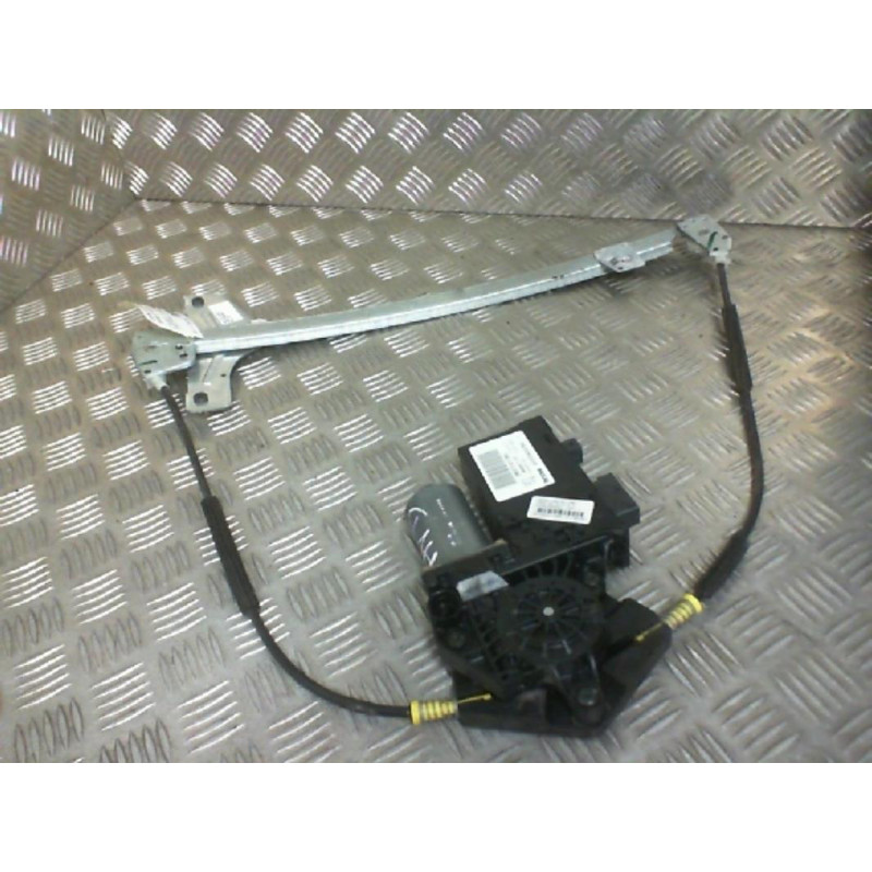 Leve vitre electrique avant droit PEUGEOT 307 Photo n°1