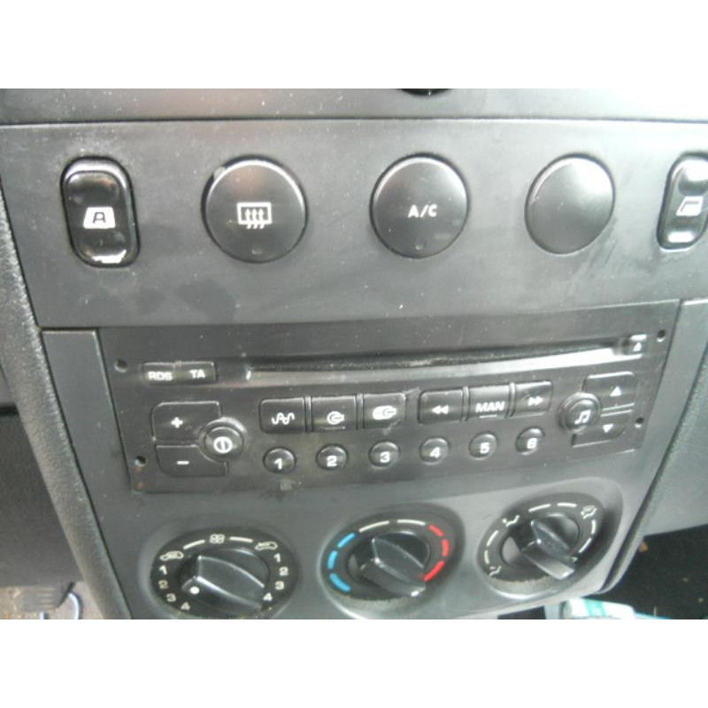 Vitre arriere droit CITROEN BERLINGO 1 Photo n°11