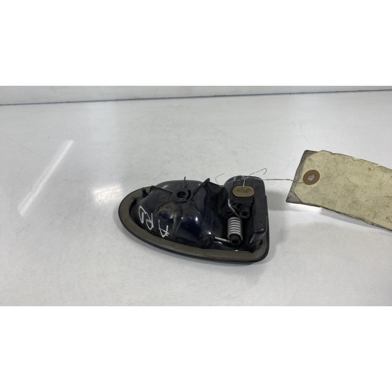 Poignee interieur arriere droit RENAULT CLIO 2 Photo n°2