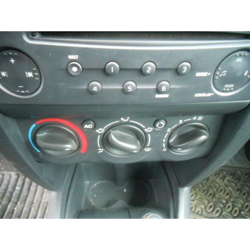 Poignee interieur arriere droit RENAULT CLIO 2 CAMPUS Photo n°9