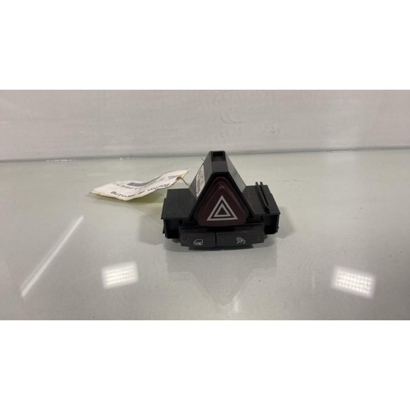 Bouton de warning OPEL CORSA D Photo n°1