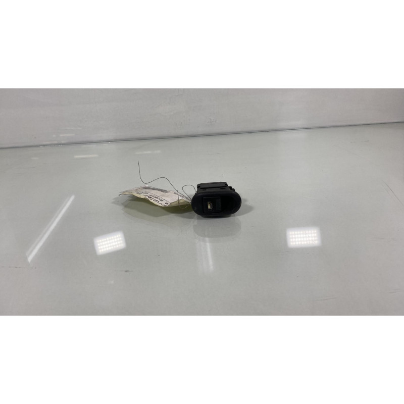 Interrupteur de leve vitre avant droit CITROEN C2 Photo n°1