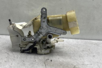 Serrure avant gauche TOYOTA YARIS 1