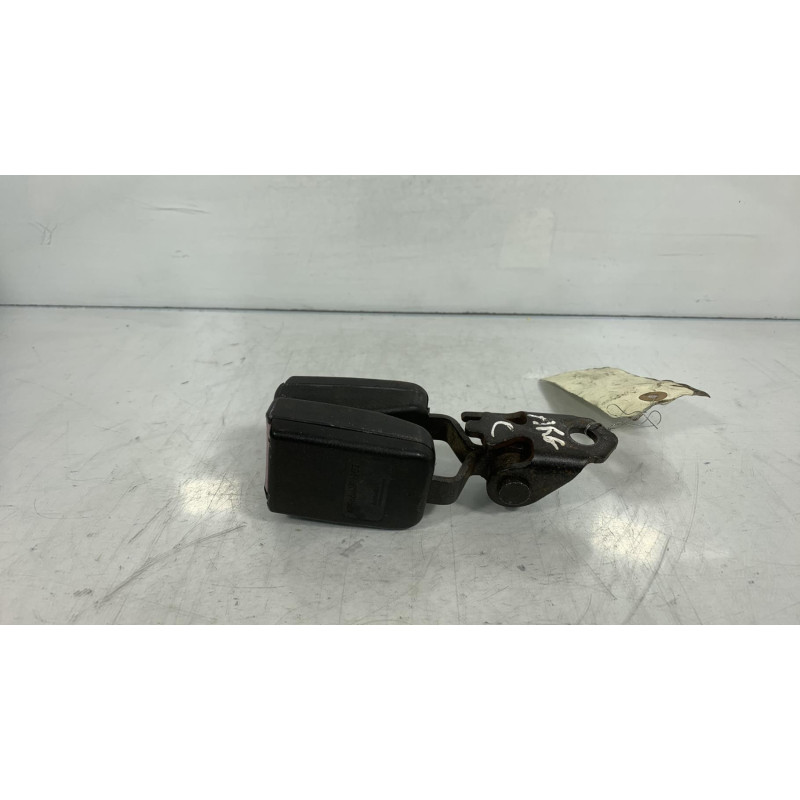 Attache ceinture arriere centrale PEUGEOT 407 Photo n°1