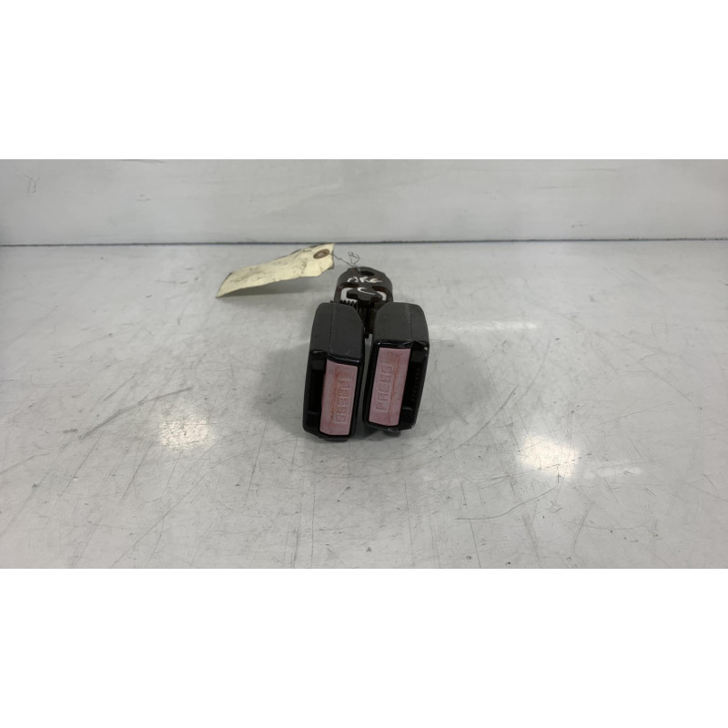 Attache ceinture arriere centrale PEUGEOT 407 Photo n°2