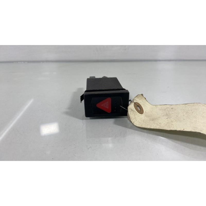 Bouton de warning VOLKSWAGEN PASSAT 4 Photo n°1