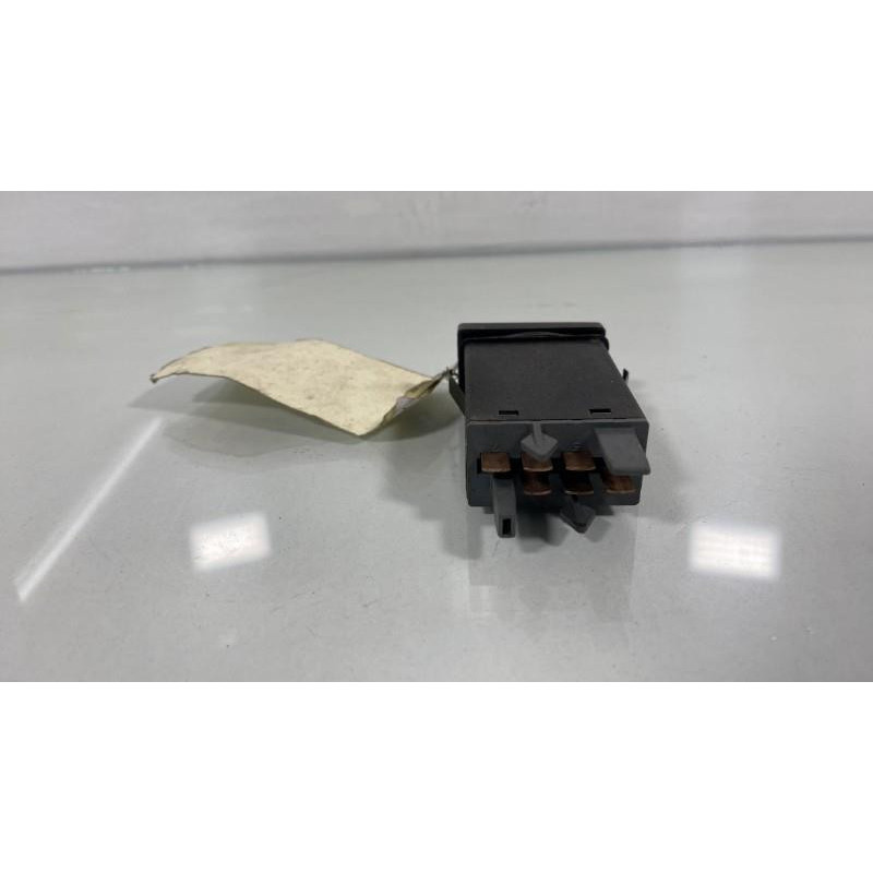 Bouton de warning VOLKSWAGEN PASSAT 4 Photo n°3