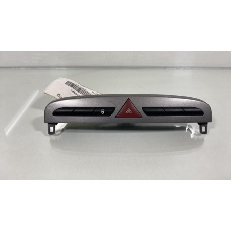Bouton de warning PEUGEOT 308 1 Photo n°1