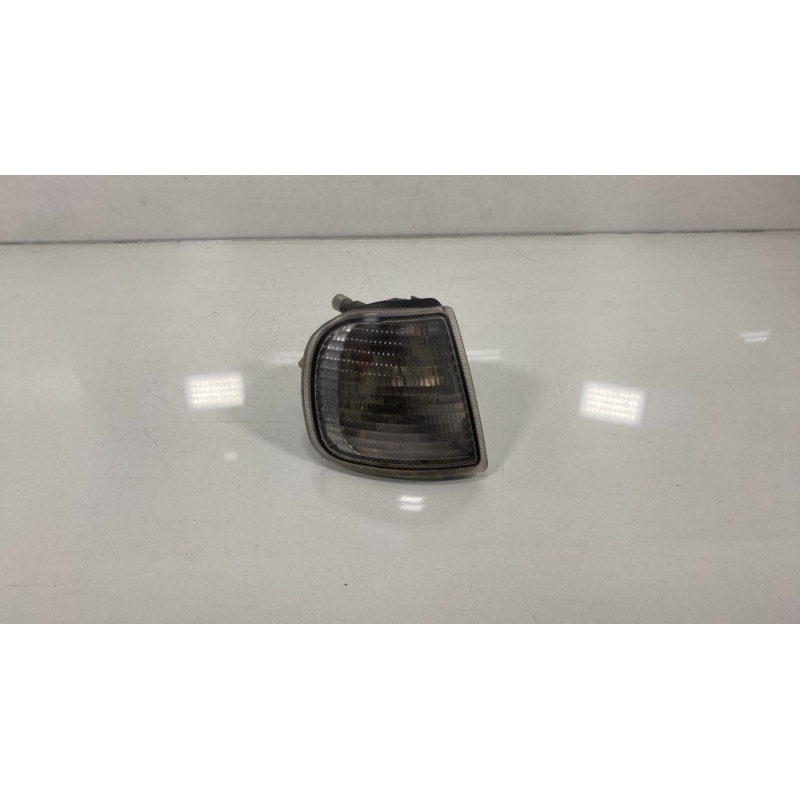 Optique avant secondaire droit (feux)(clignotant) SEAT CORDOBA 1 Photo n°1