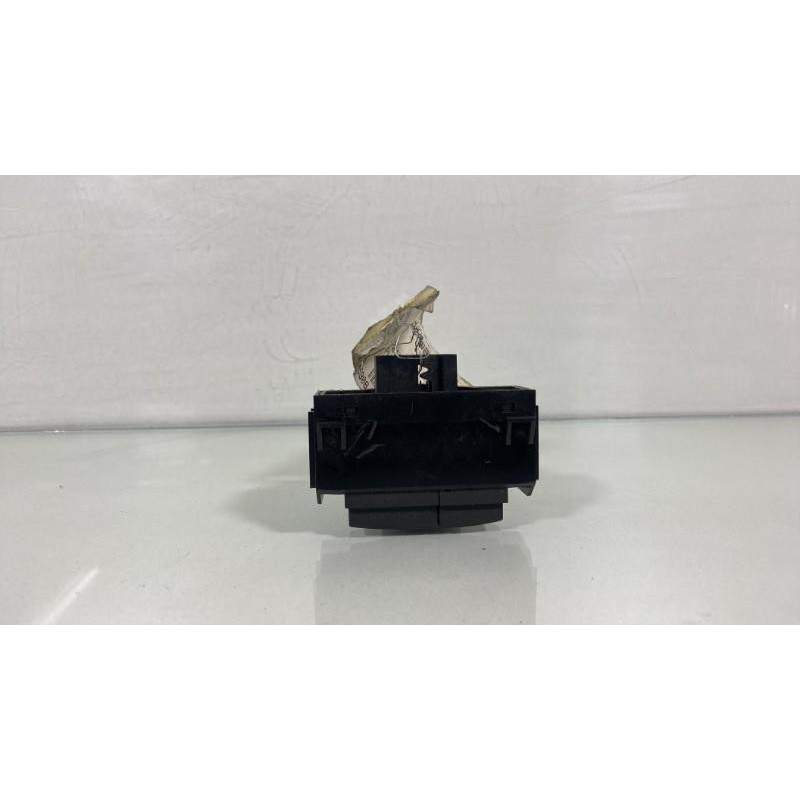 Bouton de warning OPEL CORSA D Photo n°3