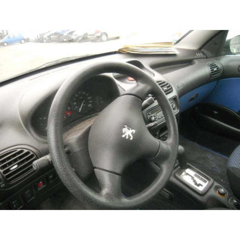 Pretensionneur de ceinture avant droit PEUGEOT 206 Photo n°9