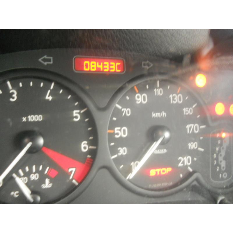 Pretensionneur de ceinture avant droit PEUGEOT 206 Photo n°12