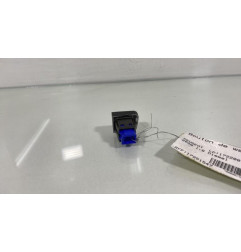 Bouton de warning PEUGEOT 2008 1
