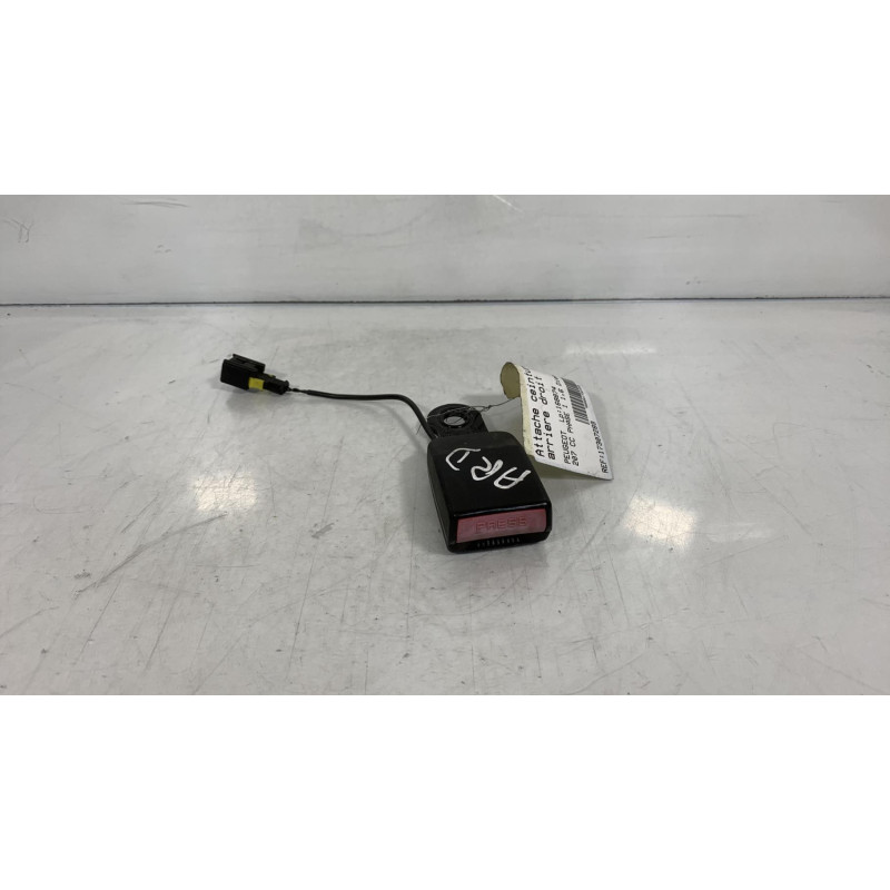 Attache ceinture arriere droit PEUGEOT 207 Photo n°2