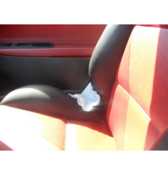 Attache ceinture arriere droit PEUGEOT 207