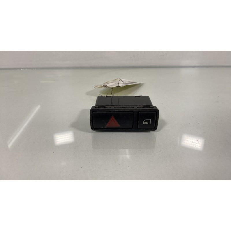 Bouton de warning BMW SERIE 3 E46 Photo n°1