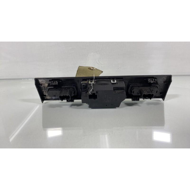 Bouton de warning FORD MONDEO 2 Photo n°3