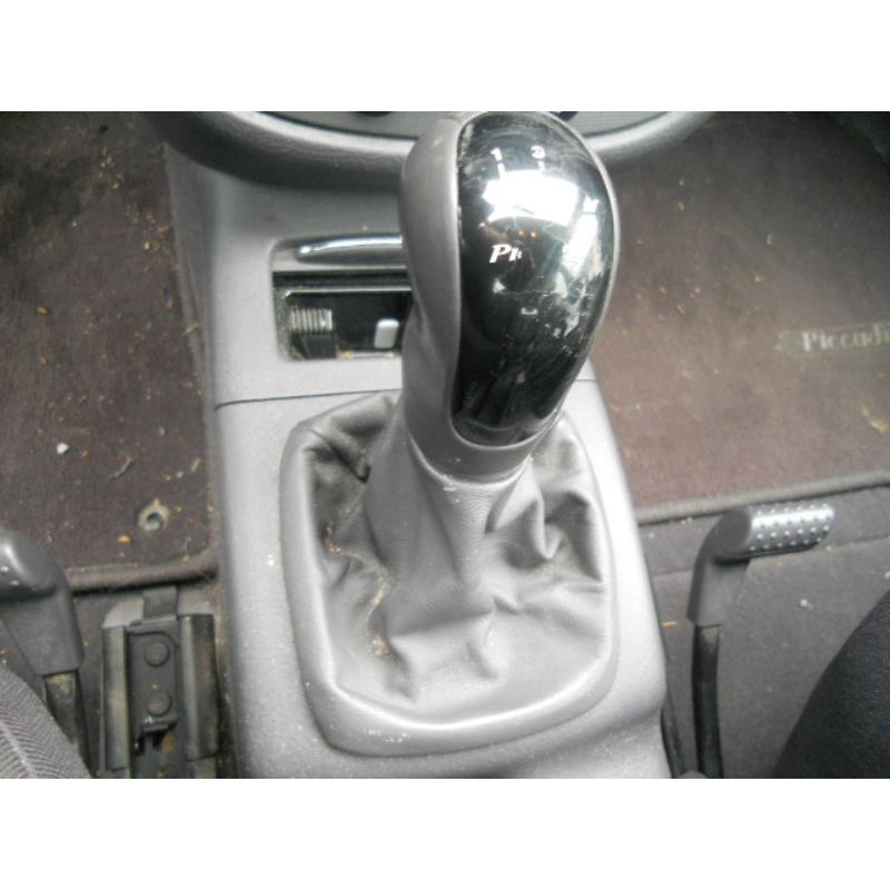 Poignee porte arriere gauche MERCEDES CLASSE A 168 Photo n°10