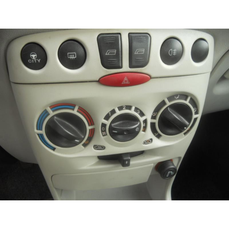 Poignee interieur avant gauche FIAT PUNTO 2 Photo n°10