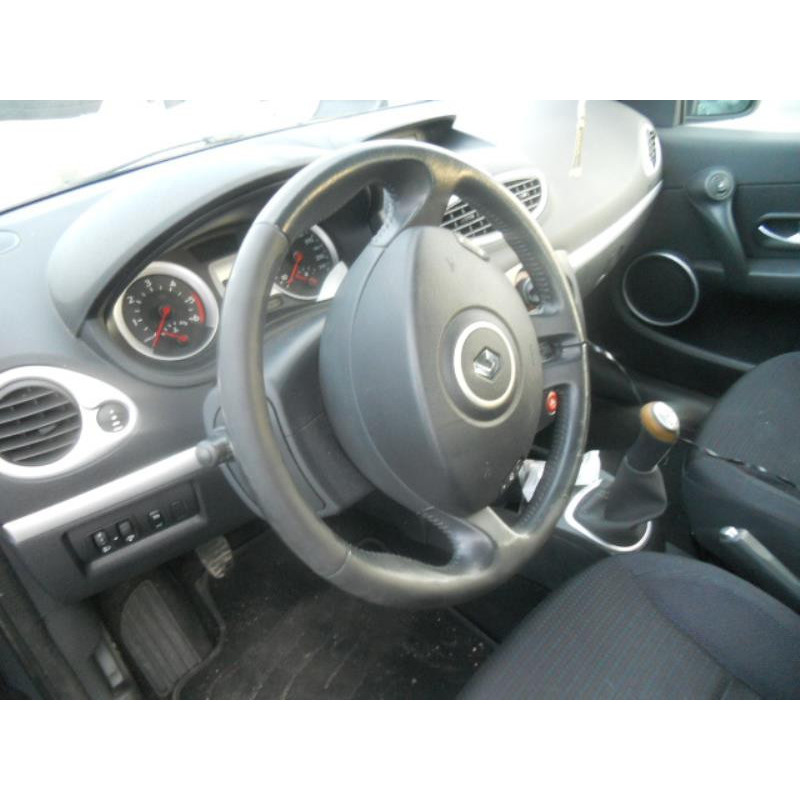 Capot RENAULT CLIO 3 Photo n°8