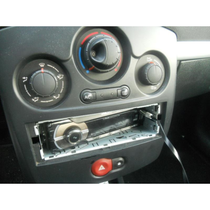 Capot RENAULT CLIO 3 Photo n°9