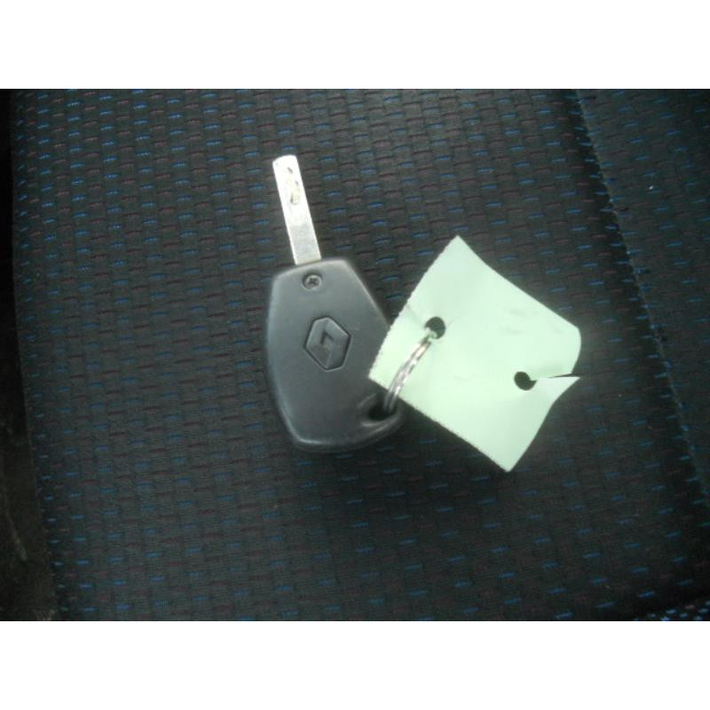 Capot RENAULT CLIO 3 Photo n°10