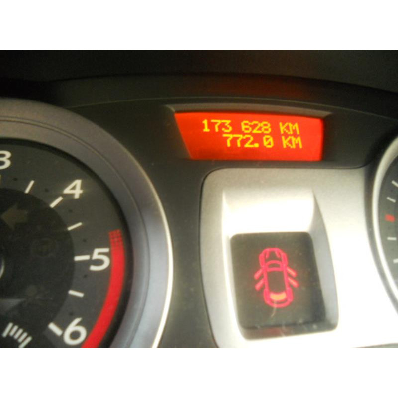 Capot RENAULT CLIO 3 Photo n°11