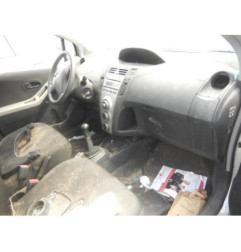 Serrure avant droit TOYOTA YARIS 2