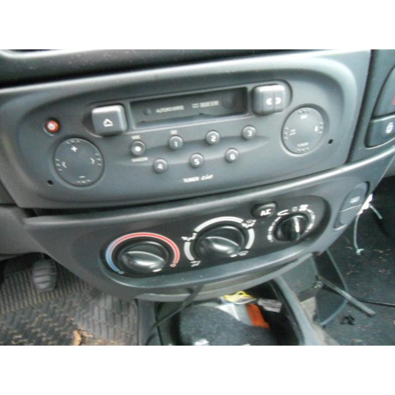 Porte arriere gauche RENAULT MEGANE 1 Photo n°8